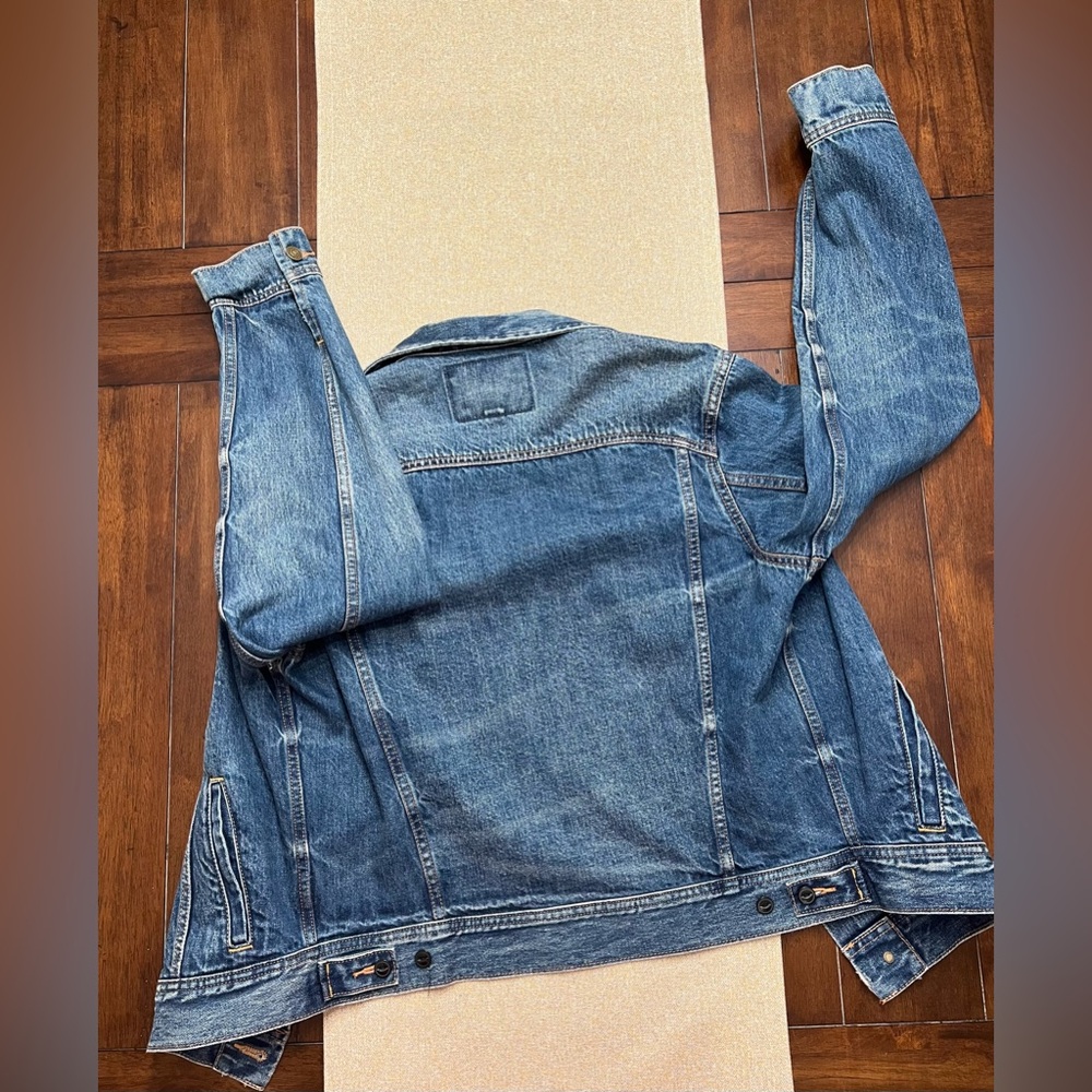❤️ American Eagle Outfitters Blue Denim Jacket with Brown Accents- Classic fit. - Picture 7 of 7